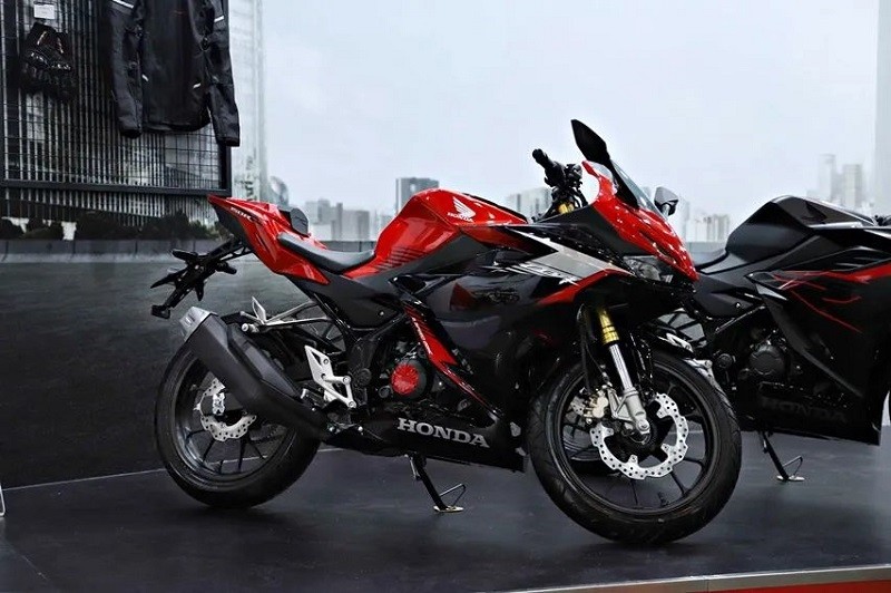 Cập nhật bảng giá xe Honda CBR150R mới nhất tháng 1/2024.