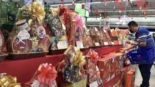 Local products favoured for Tet gift hampers