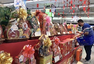 Local products favoured for Tet gift hampers