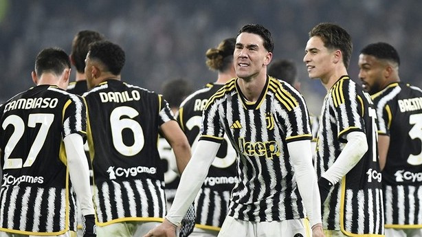 Serie A: Hình ảnh Dusan Vlahovic tỏa sáng ghi bàn, Juventus thắng đậm trước Sassuolo