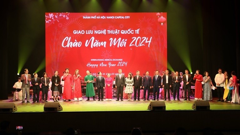 Đêm giao lưu nghệ thuật quốc tế Chào năm mới 2024: Kết nối và lan tỏa tình yêu Hà Nội