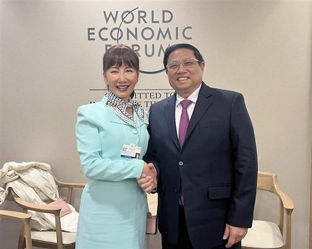 PM Pham Minh Chinh receives leaders of world leading businesses in Davos