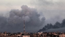 Israel tiếp tục không kích dữ dội Dải Gaza, đạt được thỏa thuận với Hamas