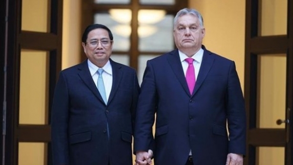 Vietnamese, Hungarian Prime Ministers hold talks in Budapest