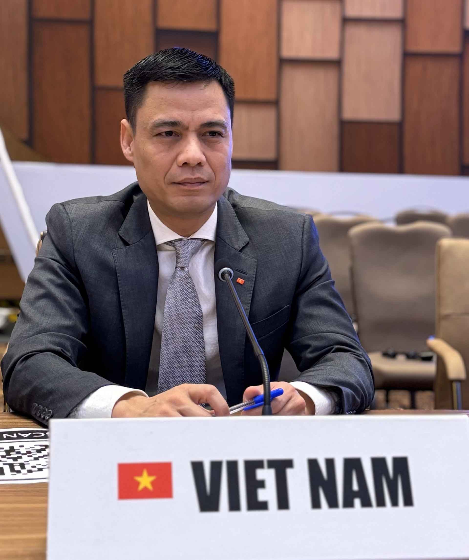Đoàn Việt Nam do Đại sứ, Trưởng Phái đoàn Việt Nam tại Liên hợp quốc Đặng Hoàng Giang dẫn đầu tham dự Hội nghị.