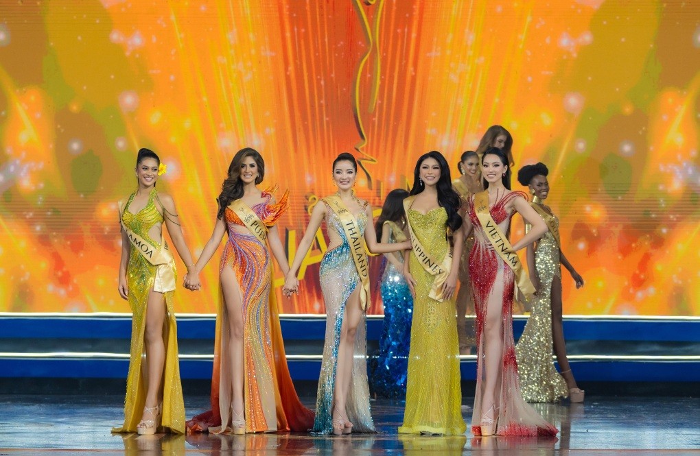 Hoa hậu Toàn cầu 2023 Ashley Melendez đăng quang cùng đầm của NTK Nguyễn Minh Tuấn