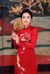 'Phát sốt' trước nhan sắc vạn người mê của Hoa hậu Jennifer Phạm