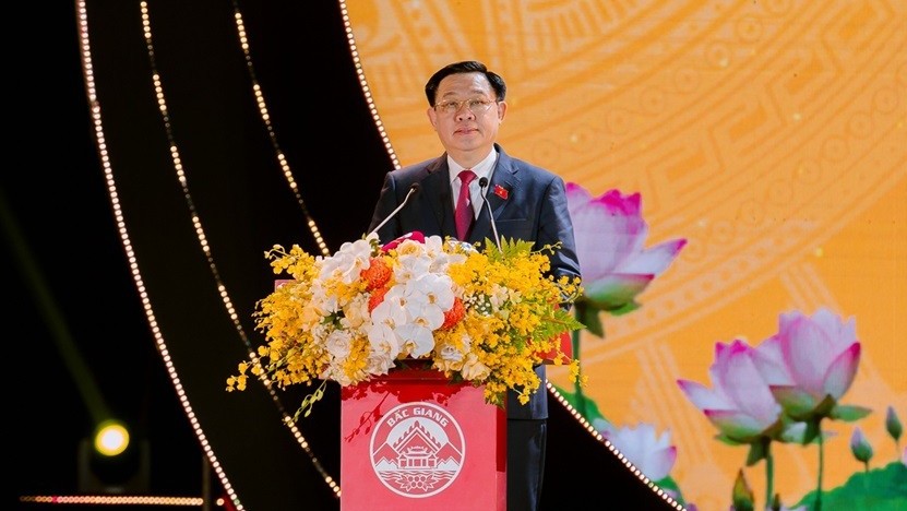 Công bố nghị quyết thành lập thị xã Việt Yên