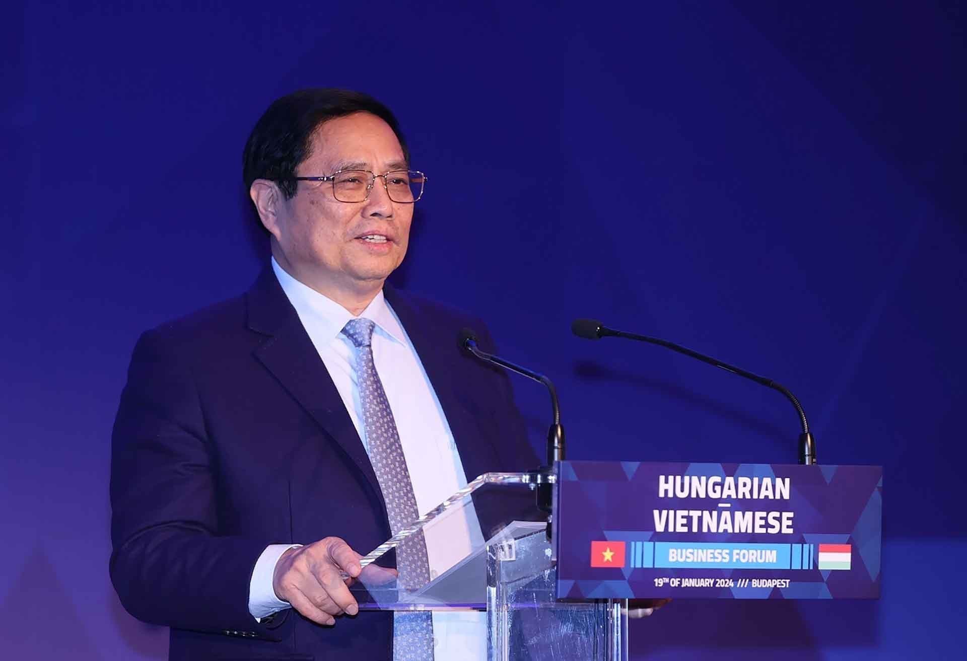Thủ tướng Phạm Minh Chính phát biểu tại Diễn đàn doanh nghiệp Việt Nam-Hungary. (Nguồn: TTXVN)