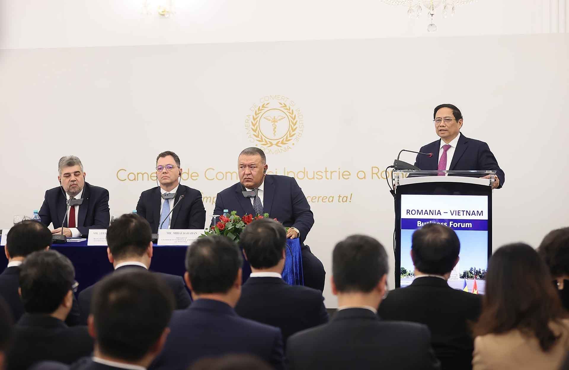 Thủ tướng Phạm Minh Chính phát biểu tại Diễn đàn doanh nghiệp Việt Nam-Romania. (Nguồn: TTXVN)