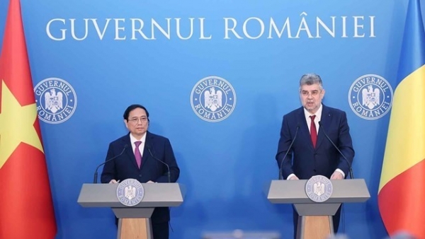 Vietnamese, Romanian Prime Ministers inform outcomes of talks at joint press conference