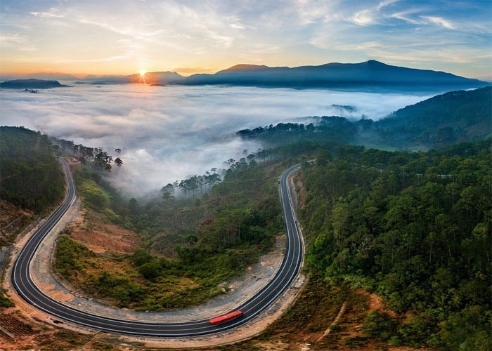 Đèo Long Lanh (Lâm Đồng): Cung đường thơ mộng uốn lượn quanh dãy núi Lang Biang
