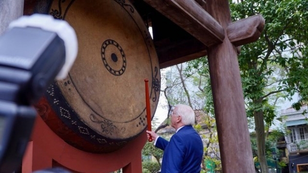 German President Frank-Walter Steinmeier and Spouse explore Temple of Literature in Hanoi