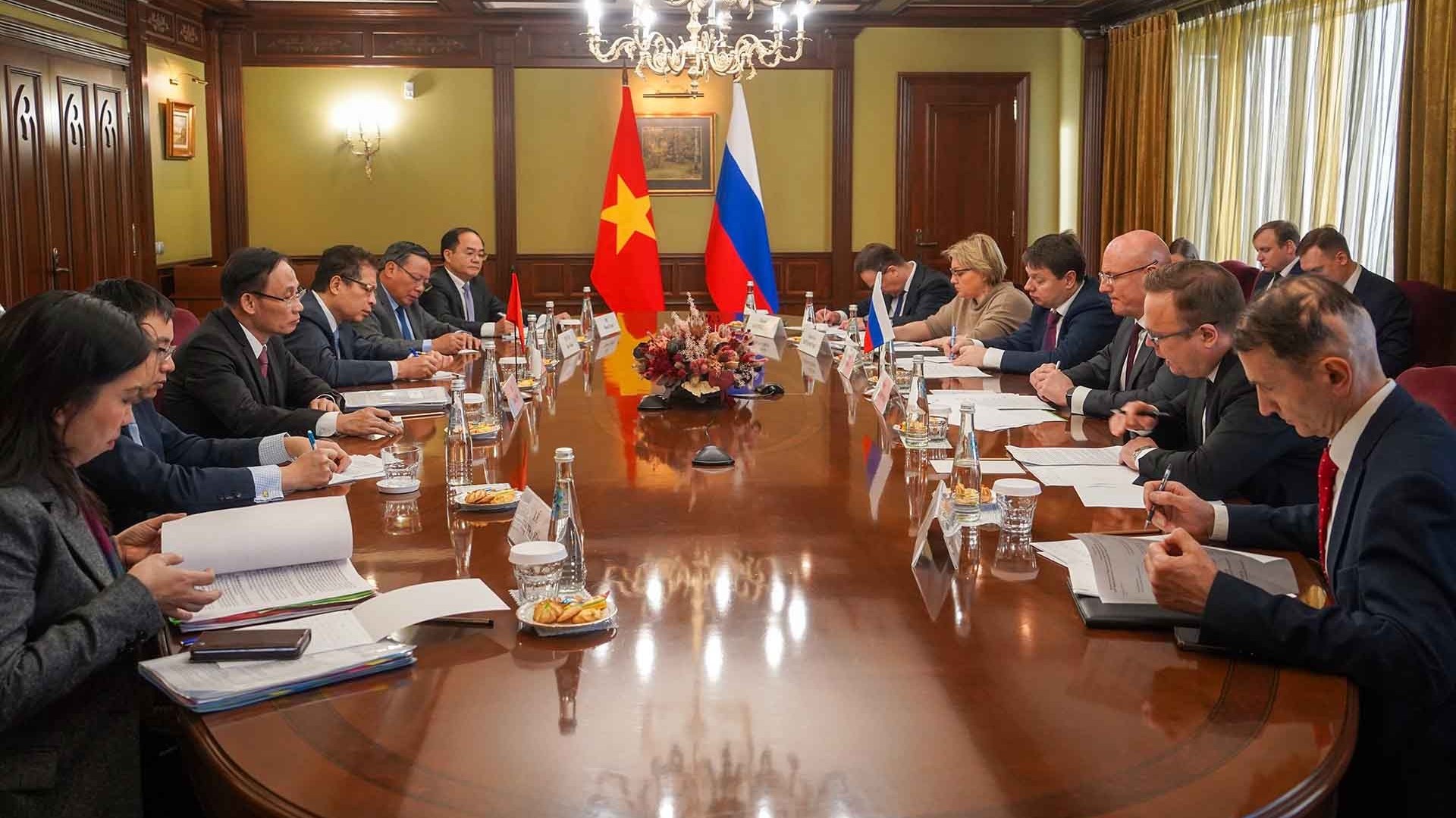 Trưởng ban Đối ngoại Trung ương Lê Hoài Trung thăm và làm việc tại Nga
