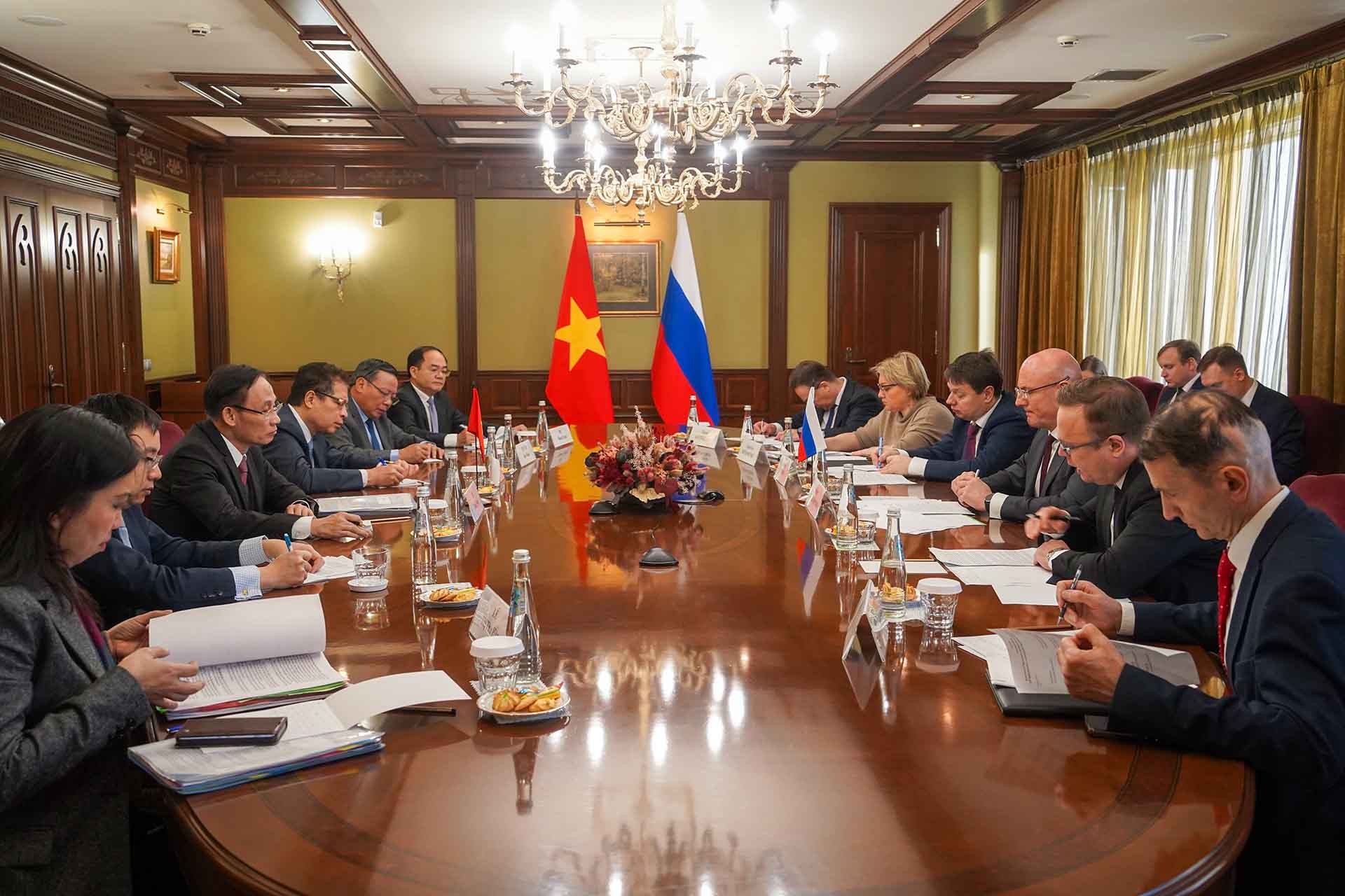 Trưởng ban Đối ngoại Trung ương Lê Hoài Trung thăm và làm việc tại Nga