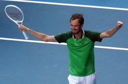Tứ kết Australian Open 2024: Một số hình ảnh trong trận đấu hấp dẫn giữa Daniil Medvedev và Hubert Hurkacz