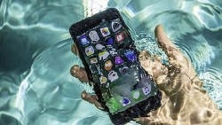 Apple đang phát triển mẫu iPhone chống nước