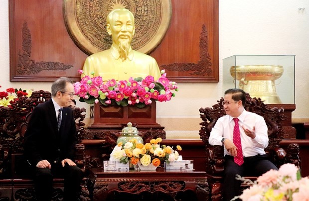 At the meeting between Chairman of the Can Tho People's Committee Tran Viet Truong and Toshinao Tanaka, President of the Japanese-funded Takesho Food Vietnam Co. Ltd. (Photo: VNA)