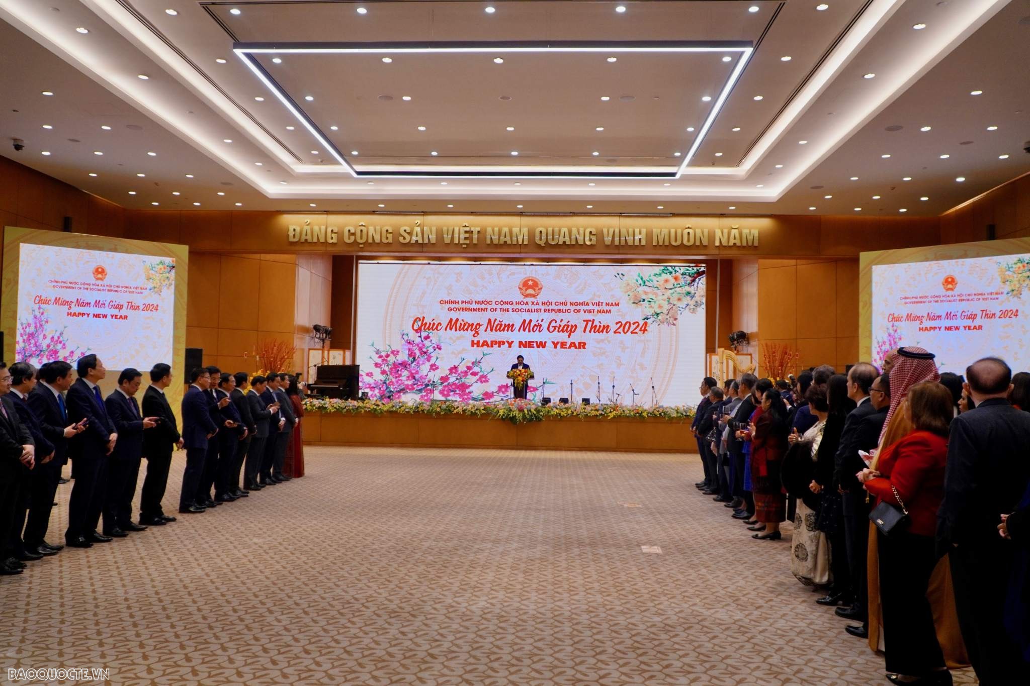 Thủ tướng Chính phủ Phạm Minh chính gặp mặt Đoàn Ngoại giao nhân dịp Tết Giáp Thìn 2024