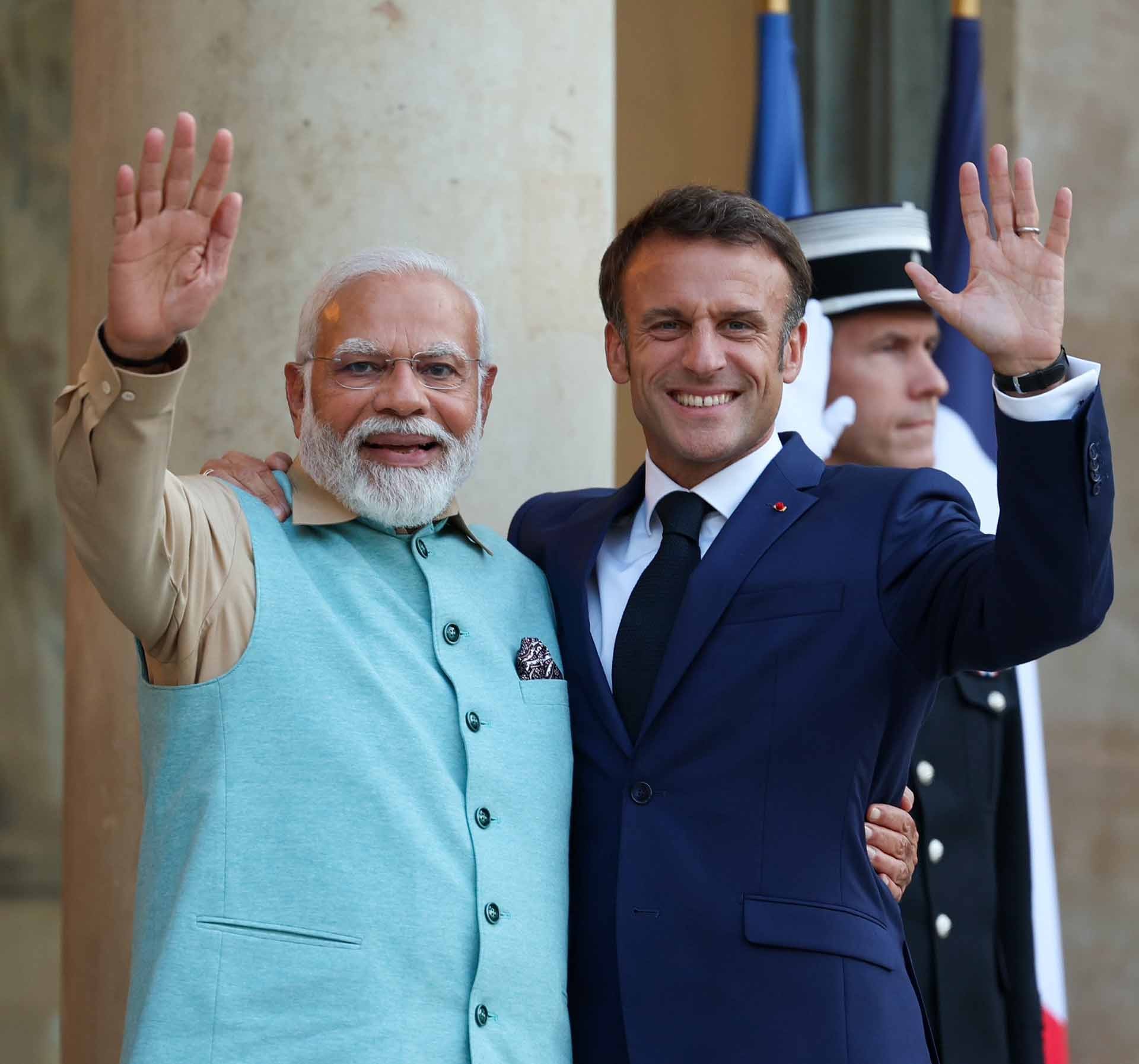 Tổng thống Pháp Emmanuel Macron và Thủ tướng Ấn Độ Narendra Modi trong chuyến thăm Paris  vào tháng 7/2023. (Nguồn: Reuters)
