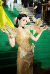 Sao Việt: Ca sĩ Lệ Quyên gợi cảm, siêu mẫu Thanh Hằng thần thái cuốn hút