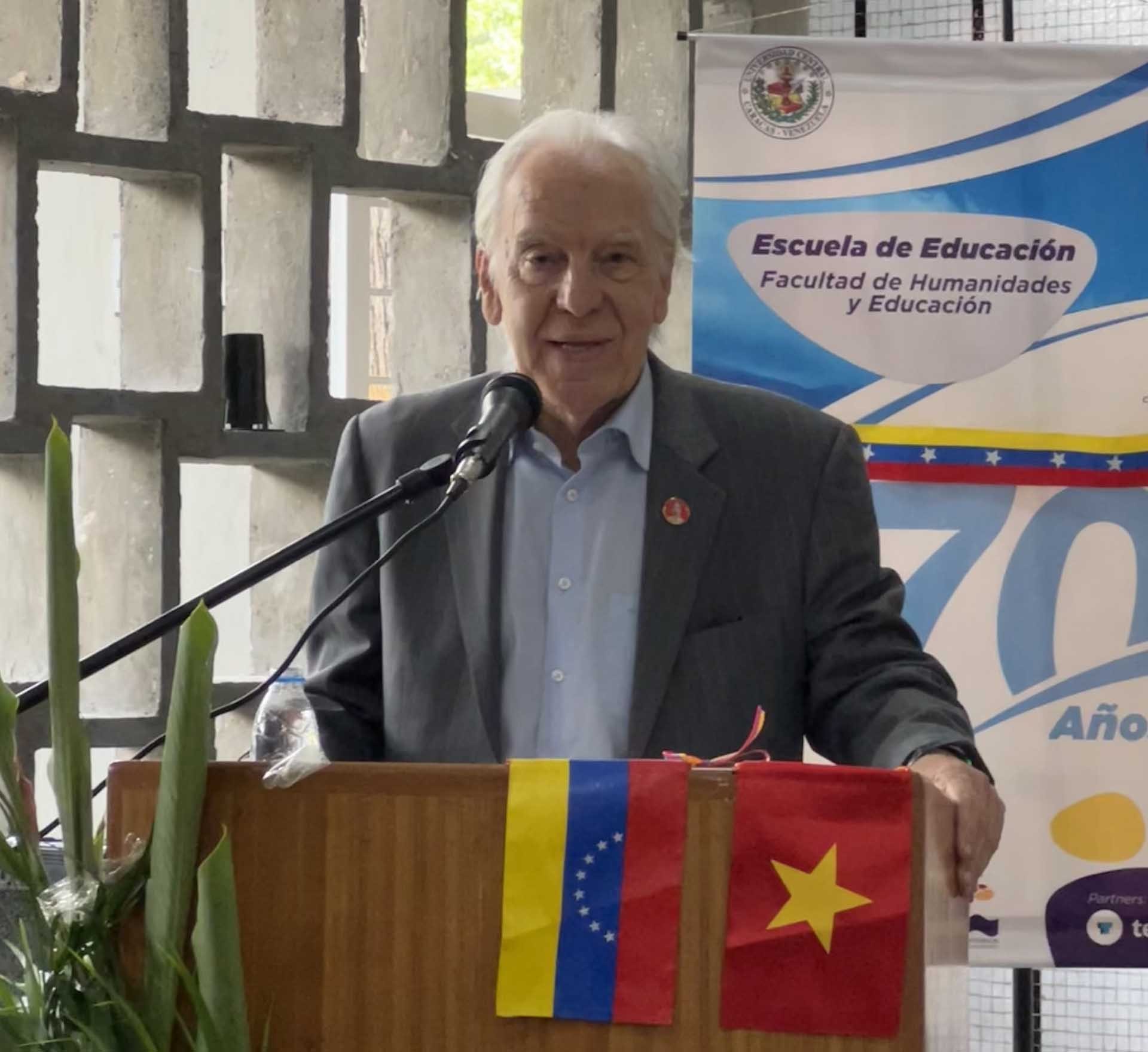 Học giả Venezuela ca ngợi Chủ tịch Hồ Chí Minh và Đảng Cộng sản Việt Nam
