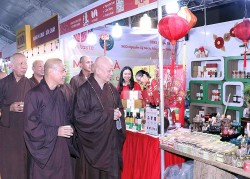 TP. Hồ Chí Minh khai mạc Hội chợ văn hóa Phật giáo Xuân Giáp Thìn