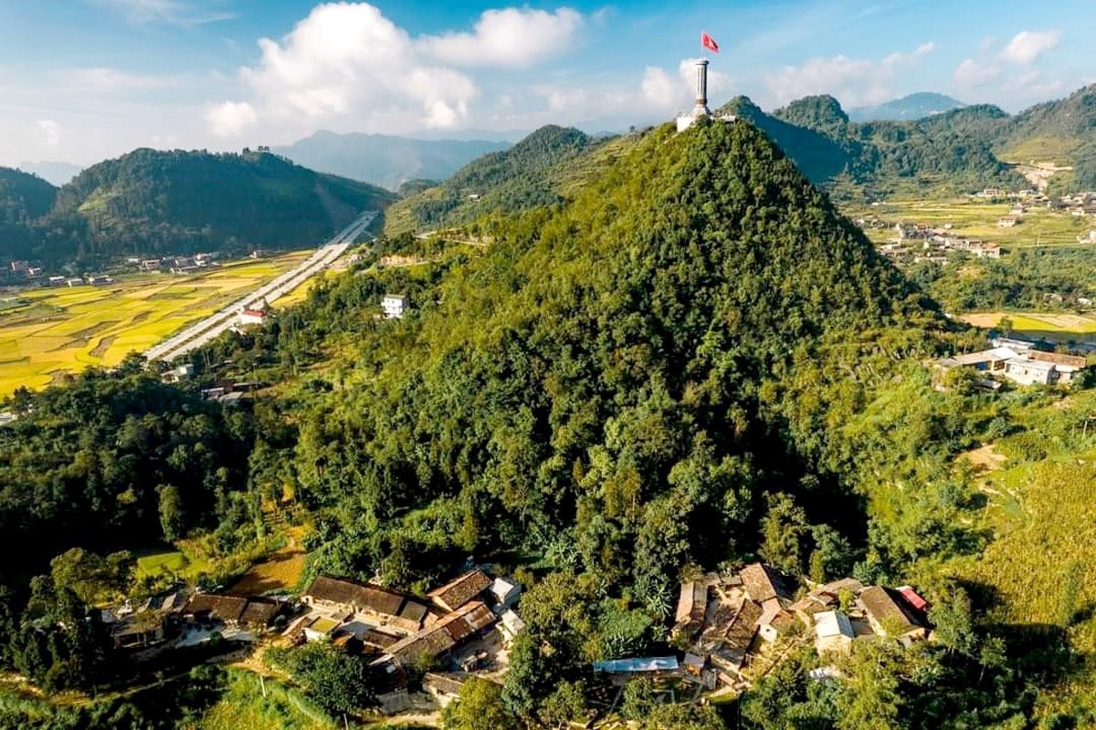 Thèn Pả - ngôi làng Mông bình yên ở cao nguyên Đá Hà Giang