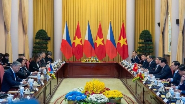 Vietnam, Philippines Presidents hold talks, forging cooperation in various spheres