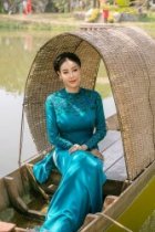 Ngắm nét quý phái, sang trọng của Hoa hậu Hà Kiều Anh