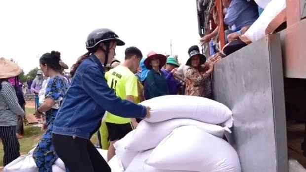 Localities receive rice aid for Lunar New Year