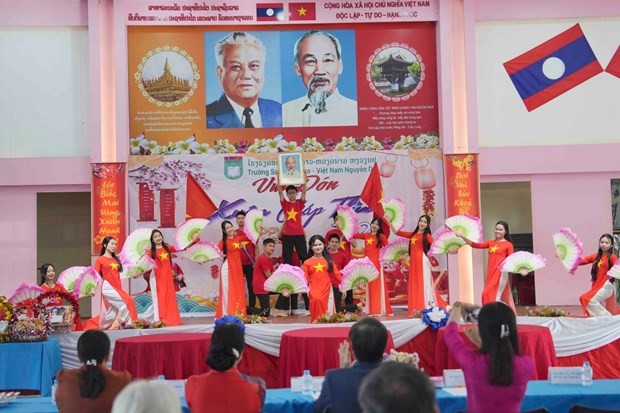 Bilingual school in Laos celebrates Vietnamese Tet festival