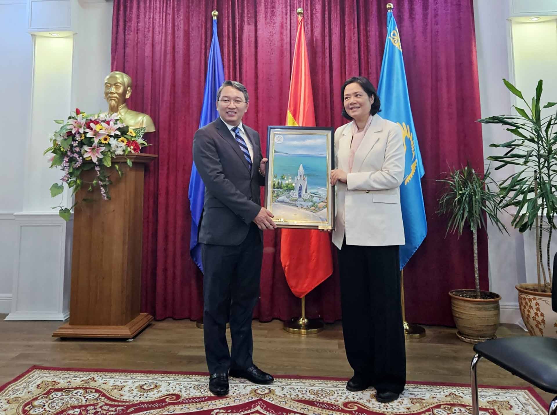 Thành phố Almaty, Kazakhstan đang xúc tiến đặt tên đường mang tên Chủ tịch Hồ Chí Minh