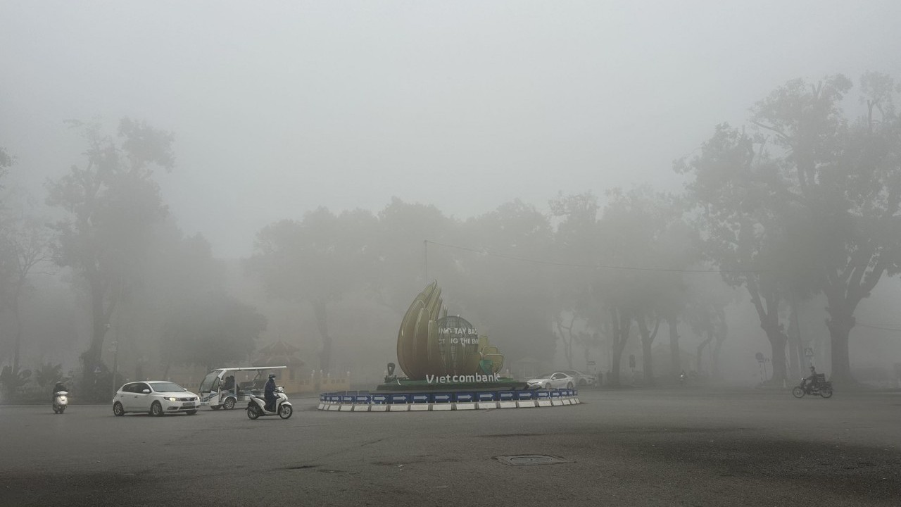 Hiện tượng sương mù xuất hiện tại Hà Nội và Đông Bắc Bộ
