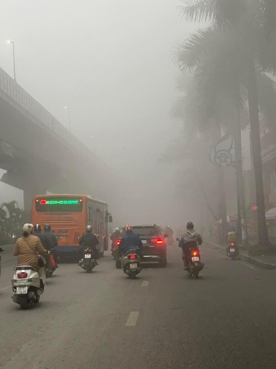 Cảnh báo tình trạng ô nhiễm không khí ở mức rất nguy hại cho sức khỏe tại Hà Nội