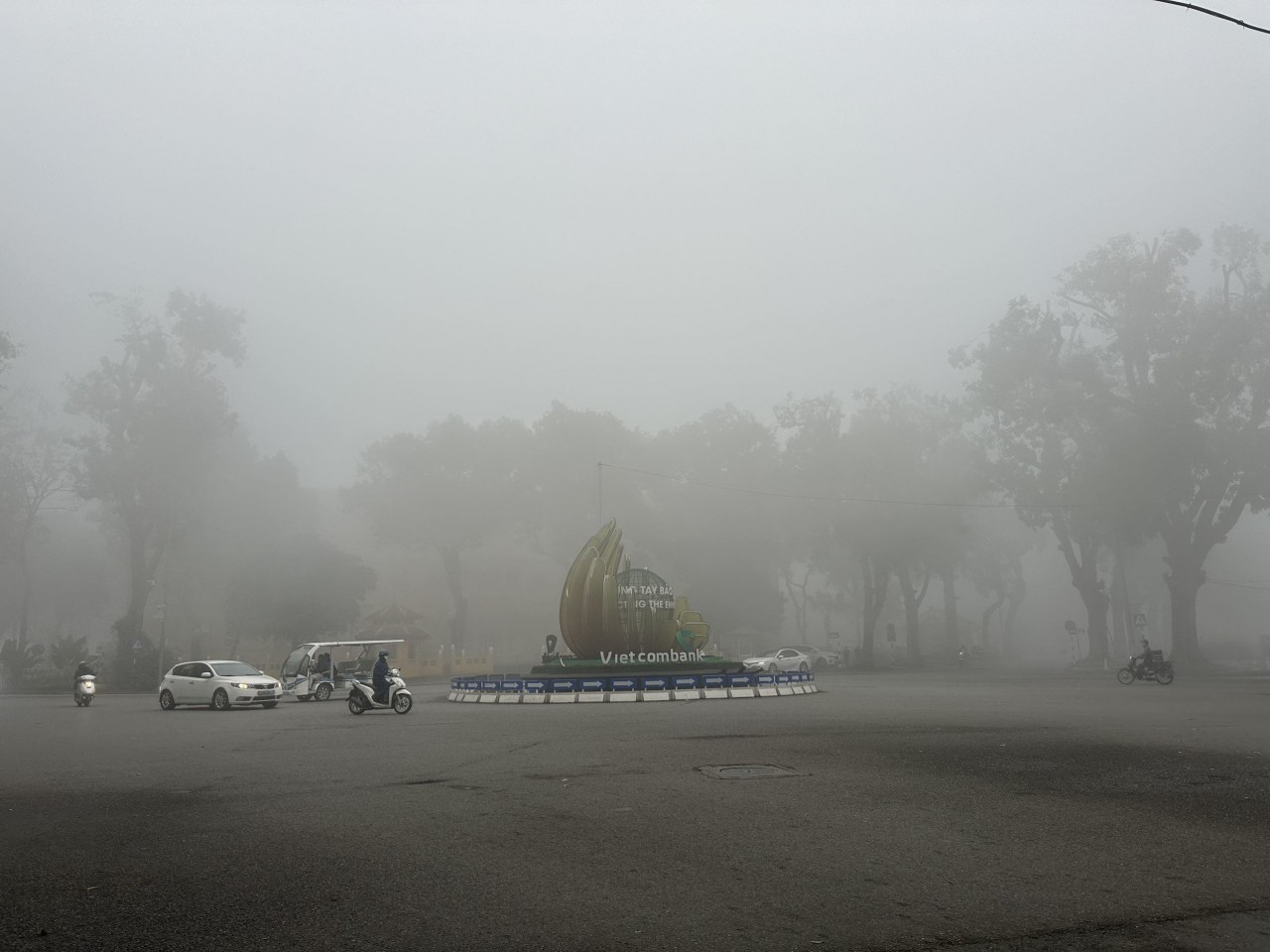 Hiện tượng sương mù xuất hiện tại Hà Nội vùng Đông Bắc Bộ
