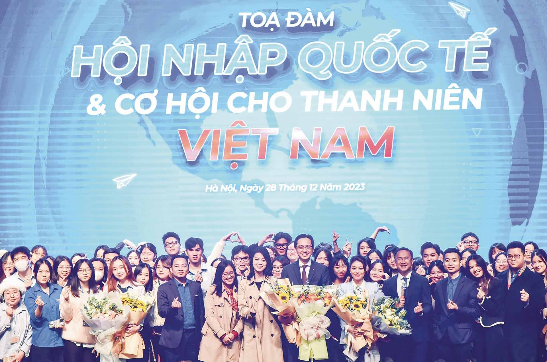 Thứ trưởng Ngoại giao Đỗ Hùng Việt dự tọa đàm Hội nhập quốc tế và cơ hội cho thanh niên Việt Nam, ngày 28/12/2023. (Ảnh: Nguyễn Hồng)