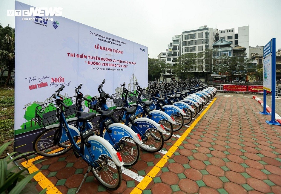 Hanoi pilots exclusive route for pedestrians, bicycles starting from February 1