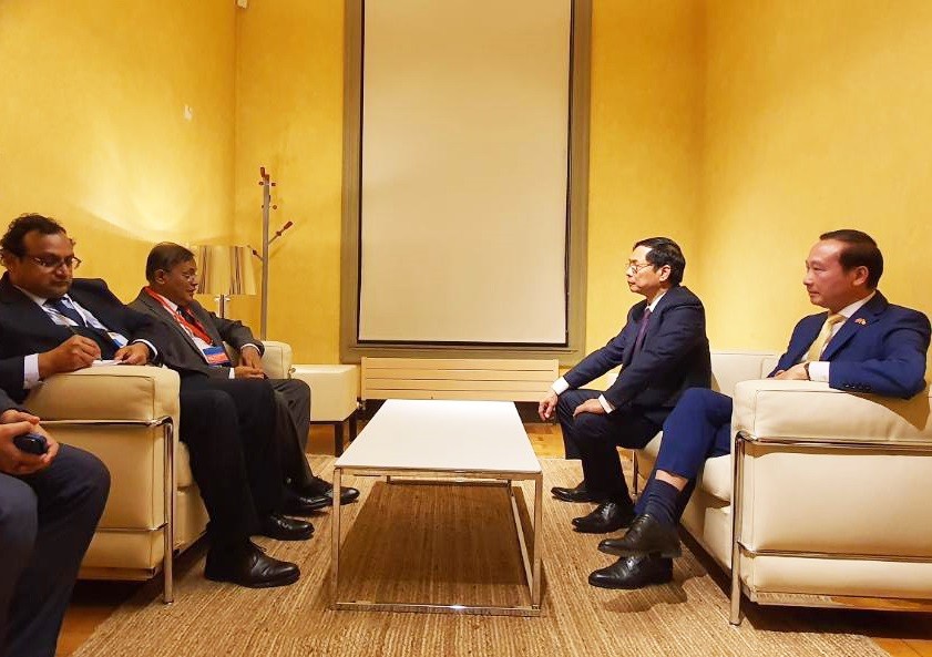 Foreign Minister Bui Thanh Son meets Foreign counterparts in Brussels