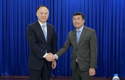 Thứ trưởng Thường trực Bộ Ngoại giao Nguyễn Minh Vũ hội đàm với Trợ lý Bộ trưởng Bộ Ngoại giao Trung Quốc Nông Dung