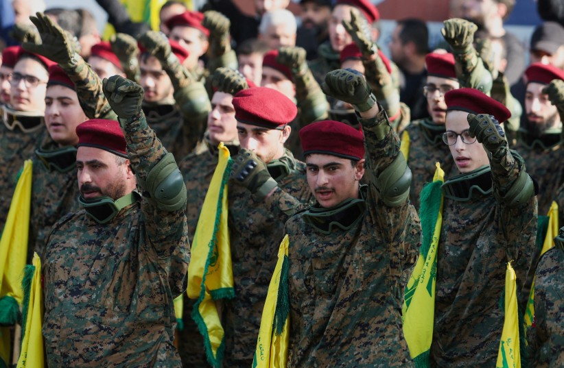 Liên tục khônng kích Hezbollah, Issrael tuyên bố 'họ ở đâu, chúng tôi ở đó', liệu có nổ ra 'xung đột tổng lực'?