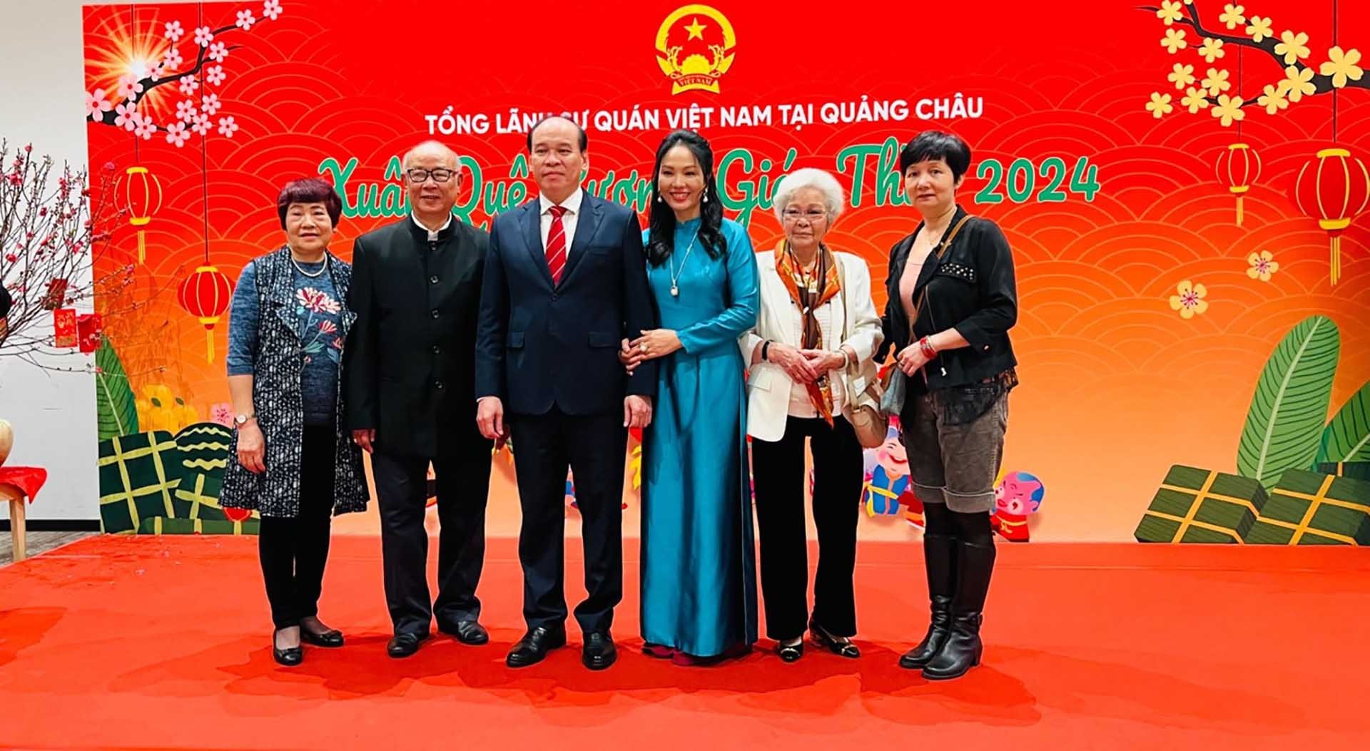 Tổng lãnh sự quán Việt Nam tại Quảng Châu tổ chức gặp gỡ Xuân Giáp Thìn 2024
