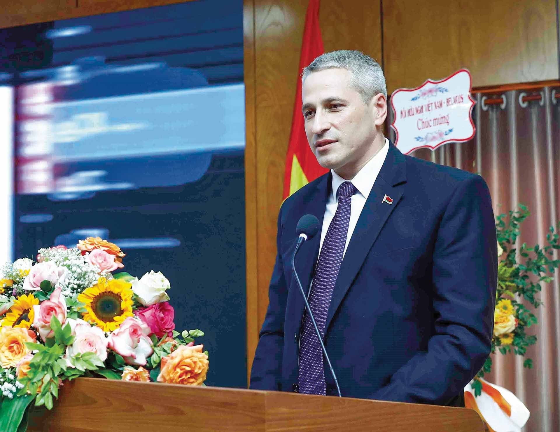Đại sứ Belarus tại Việt Nam Uladzimir Baravikou.