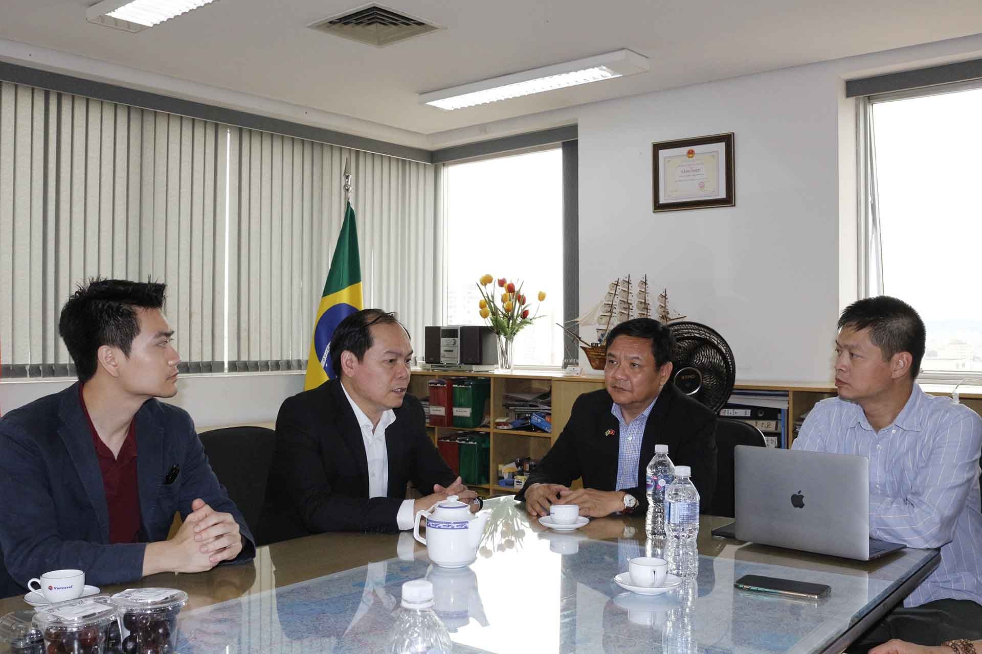 A Embaixada do Vietnã no Brasil organizou solenemente o programa Primavera Pátria 2024