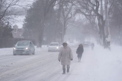 Canada: Bão tuyết lịch sử kéo dài ở miền Đông, nhiều trường học, công sở phải đóng cửa