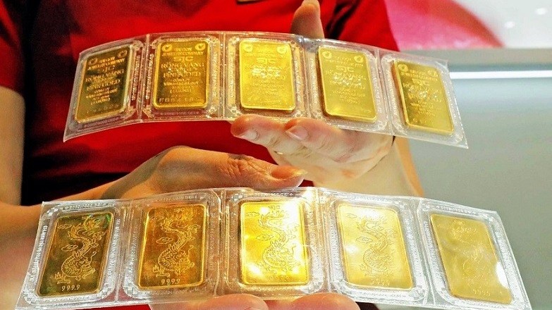 Giá vàng hôm nay 6/3/2024: Giá vàng nhẫn 'rượt đuổi' theo vàng miếng, diễn biến lạ của thị trường trong nước, thế giới vượt 2.100 USD và còn tăng?