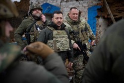 Ukraine gia hạn tình trạng thiết quân luật và lệnh tổng động viên, chuẩn bị cùng thành viên NATO ký thỏa thuận quan trọng