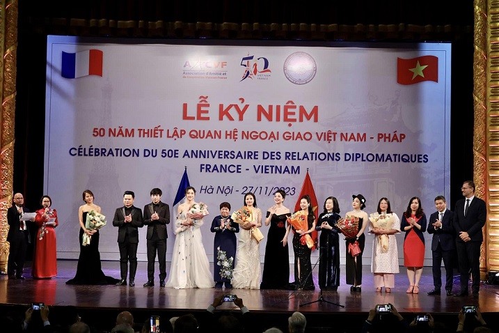 Đổi mới tư duy, cách tiếp cận, hình thức và phương thức triển khai các hoạt động đối ngoại nhân dân Đổi mới tư duy, cách tiếp cận, hình thức và phương thức triển khai các hoạt động đối ngoại nhân dân