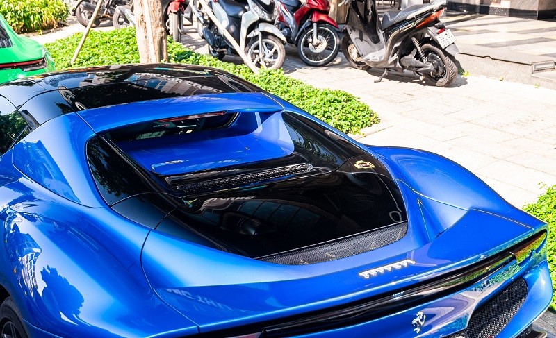 Cận cảnh siêu xe Ferrari 296 GTS vừa về Việt Nam, giá hơn 31 tỷ đồng