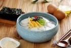 Văn hóa ăn canh Tteokguk dịp Tết Nguyên đán của người Hàn Quốc